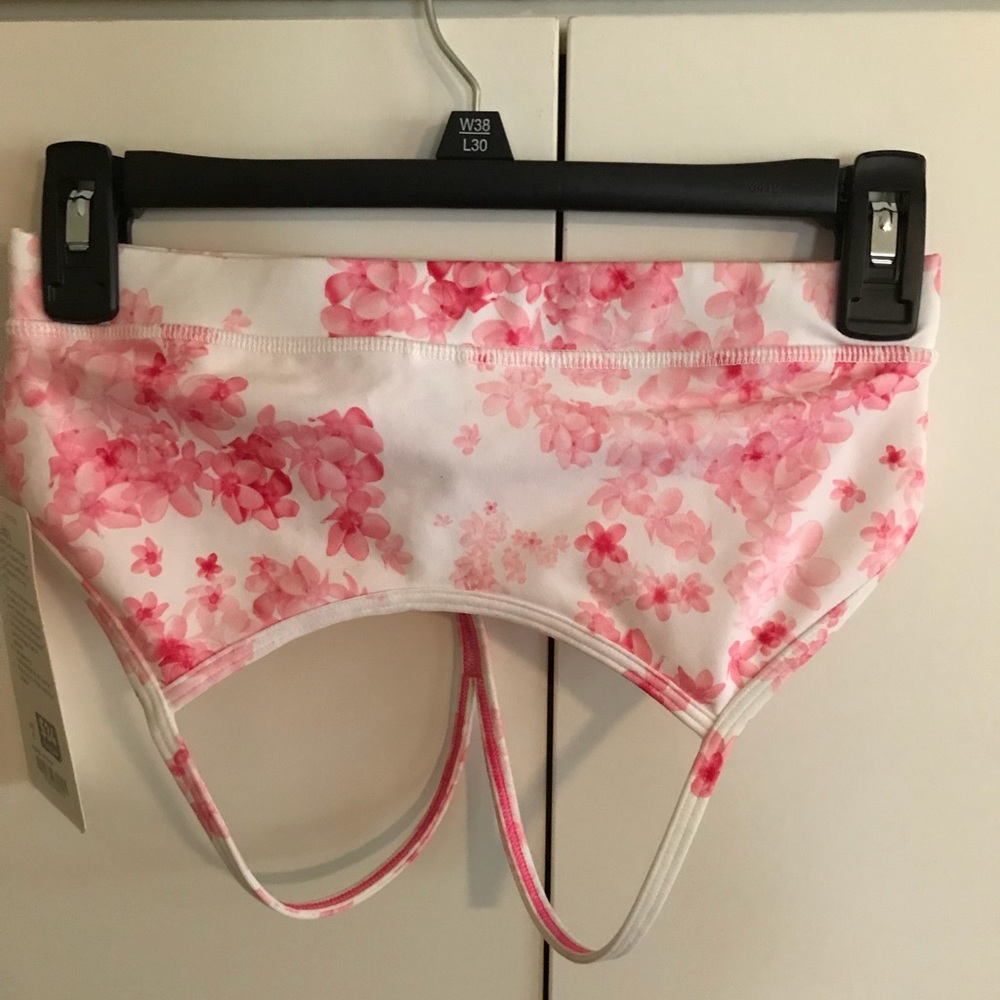 Lululemon bra
